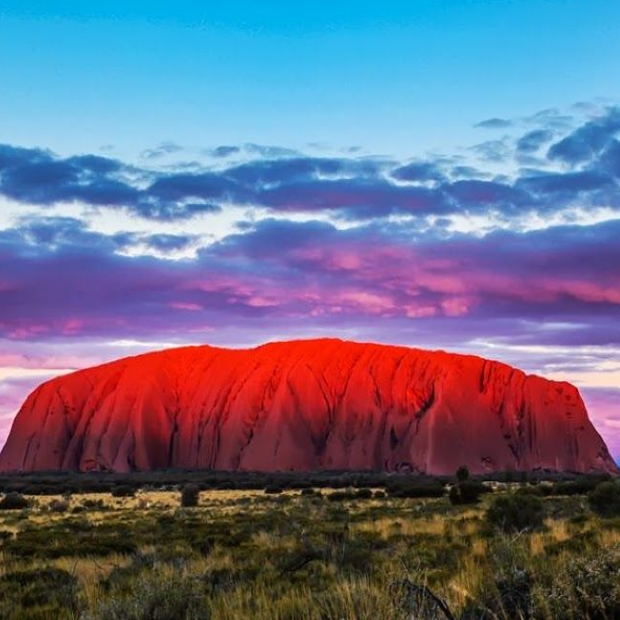 Red Centre & White Sand Beaches 12-Night Adventure